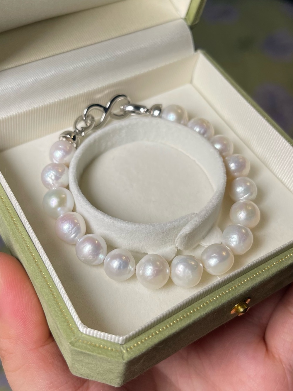 Classic White Baroque Pearl Bracelet with Silver Clasp